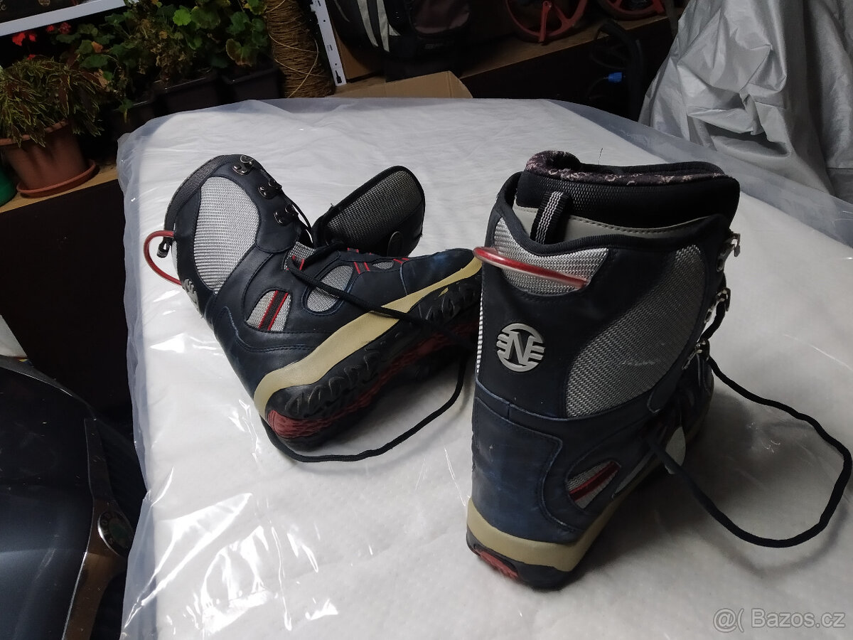snowboardové boty EUR 42.