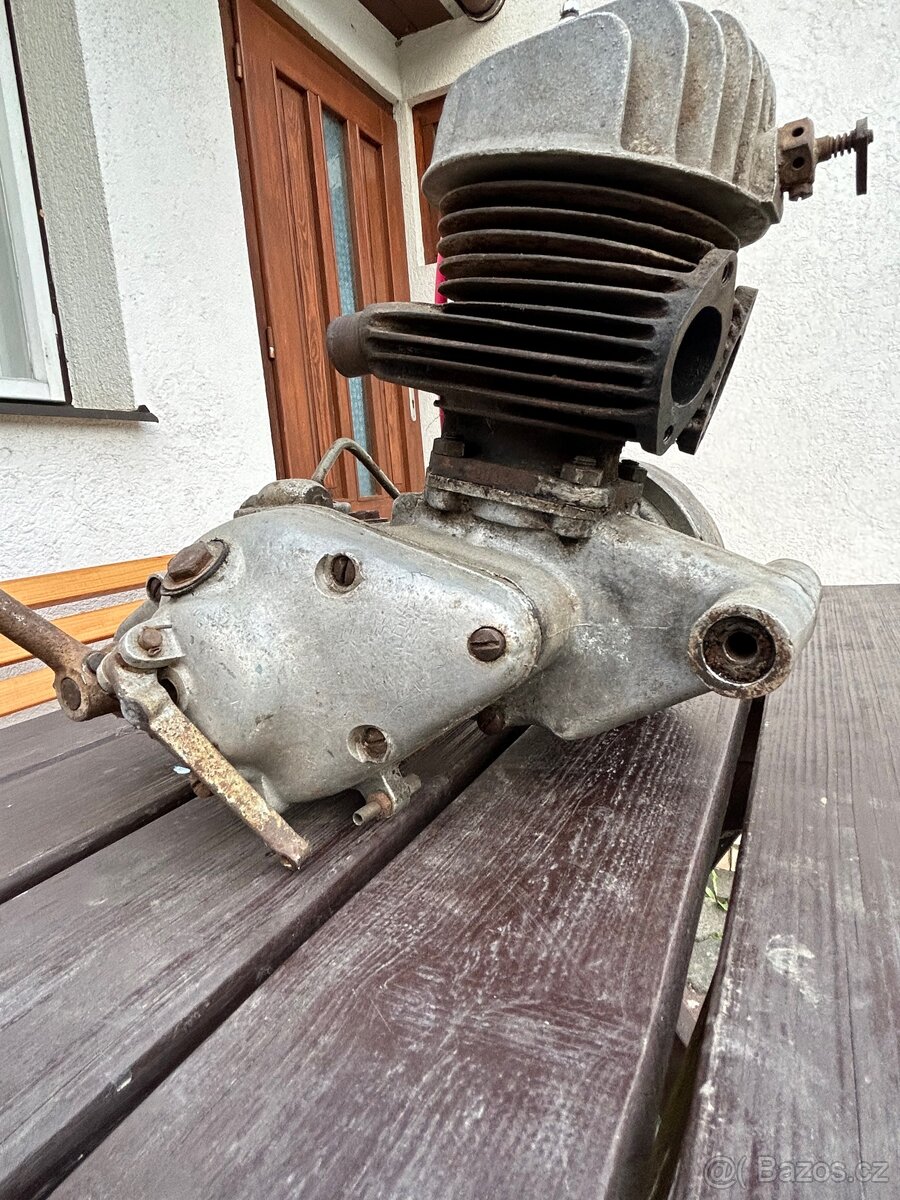 Čz Předválečná 175, přírubový motor