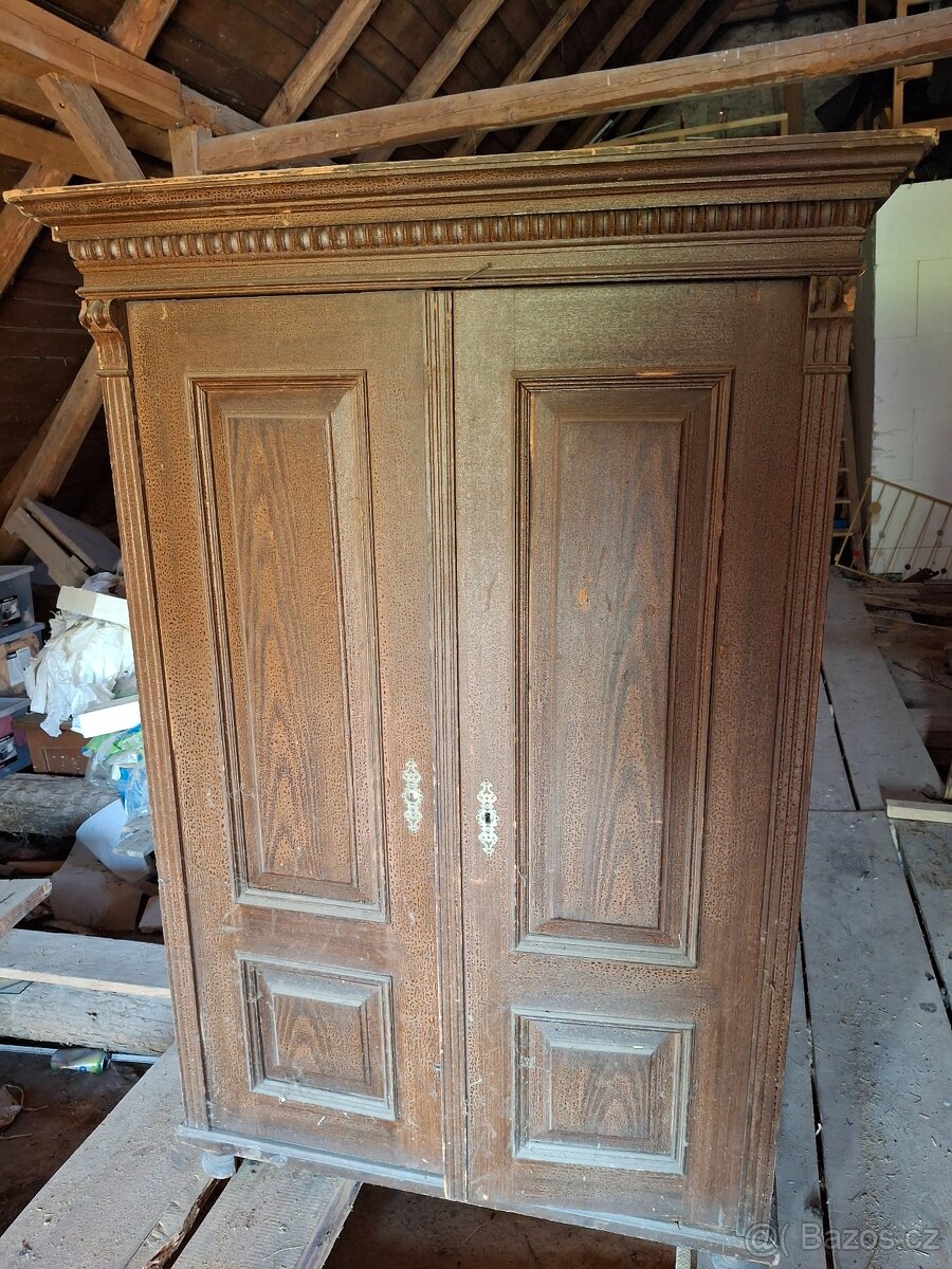 Starožitné skříně, chalupa, selský nábytek