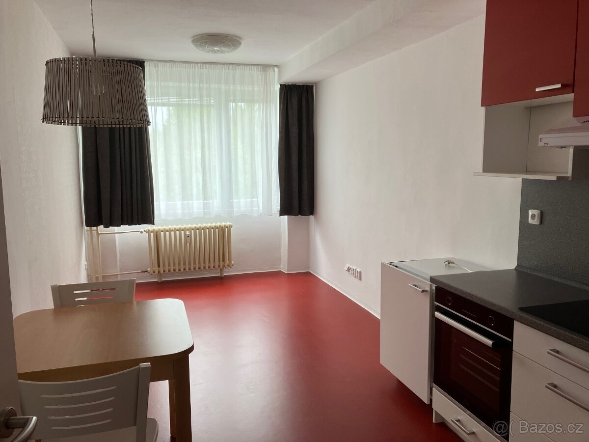 Byt 2+kk, Hronov, 48 m2