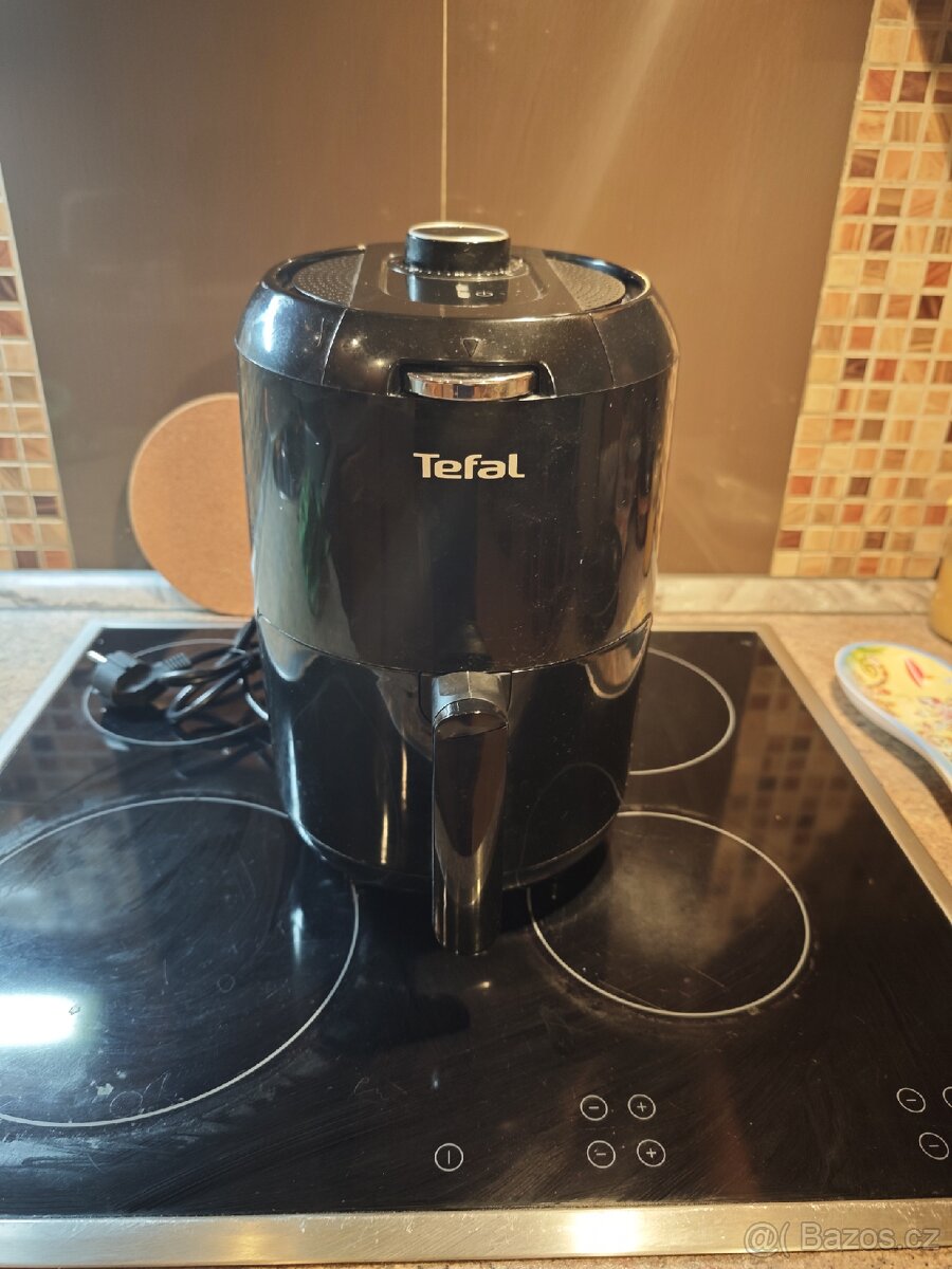 Horkovzdušná fritéza Tefal