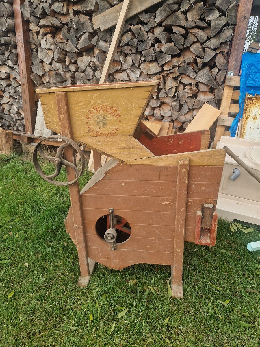 Starý odplevovač obilí