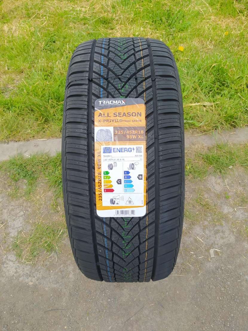 235/45 r18 Nové celoroční Tracmax 235-45 r18