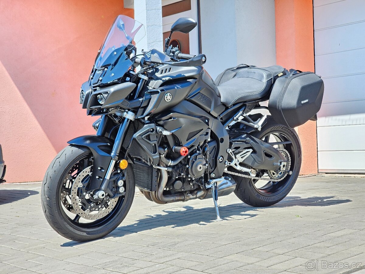 Yamaha MT-10 Tourer Edition, původ ČR, servisní knížka