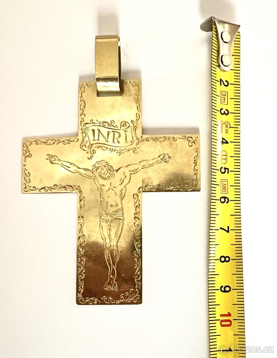 Zlatý kříž,ozdobné rytí,výška 9,5 cm,zlato 585 (14 kt)