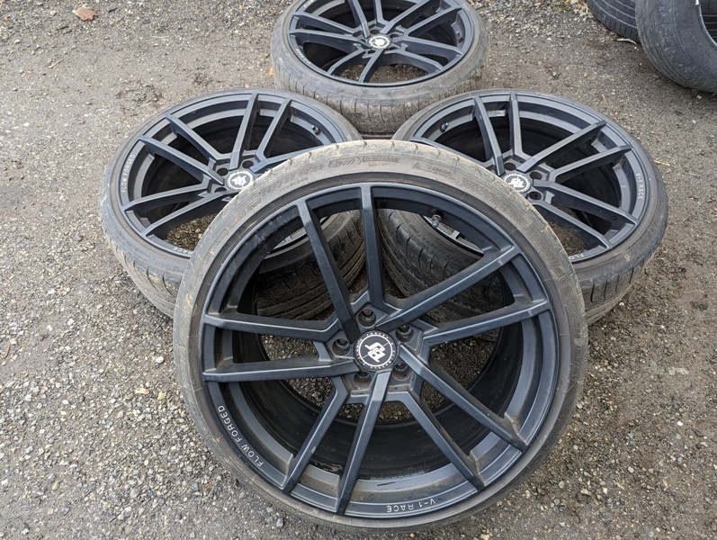 Letní sada BJ Wheels V-1 Race 10x20 5/112