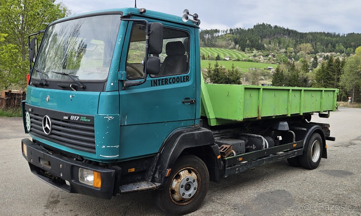 Mercedes Benz 817 kontejner
