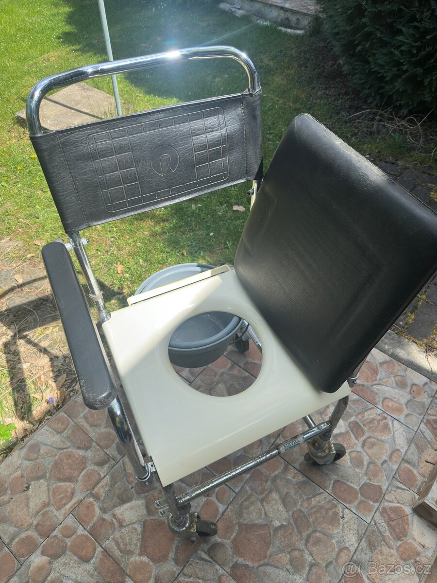 Daruji toaletni židli, křeslo