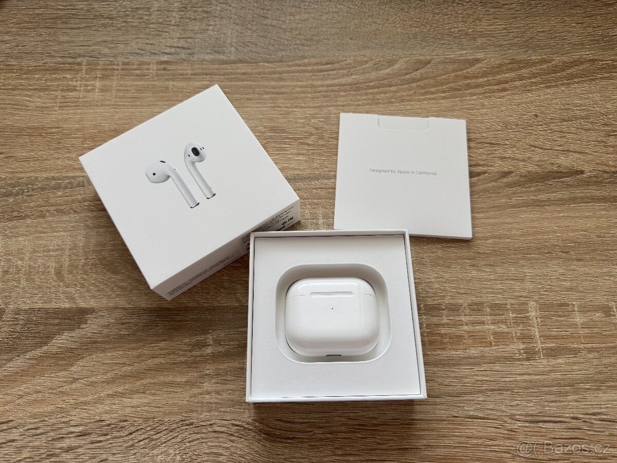 Apple AirPods 3 s MagSafe