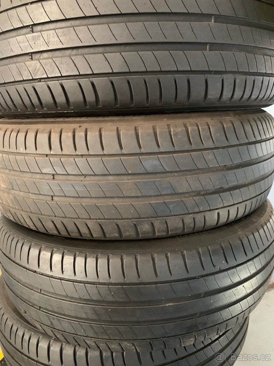 Letní pneu 215/65r17