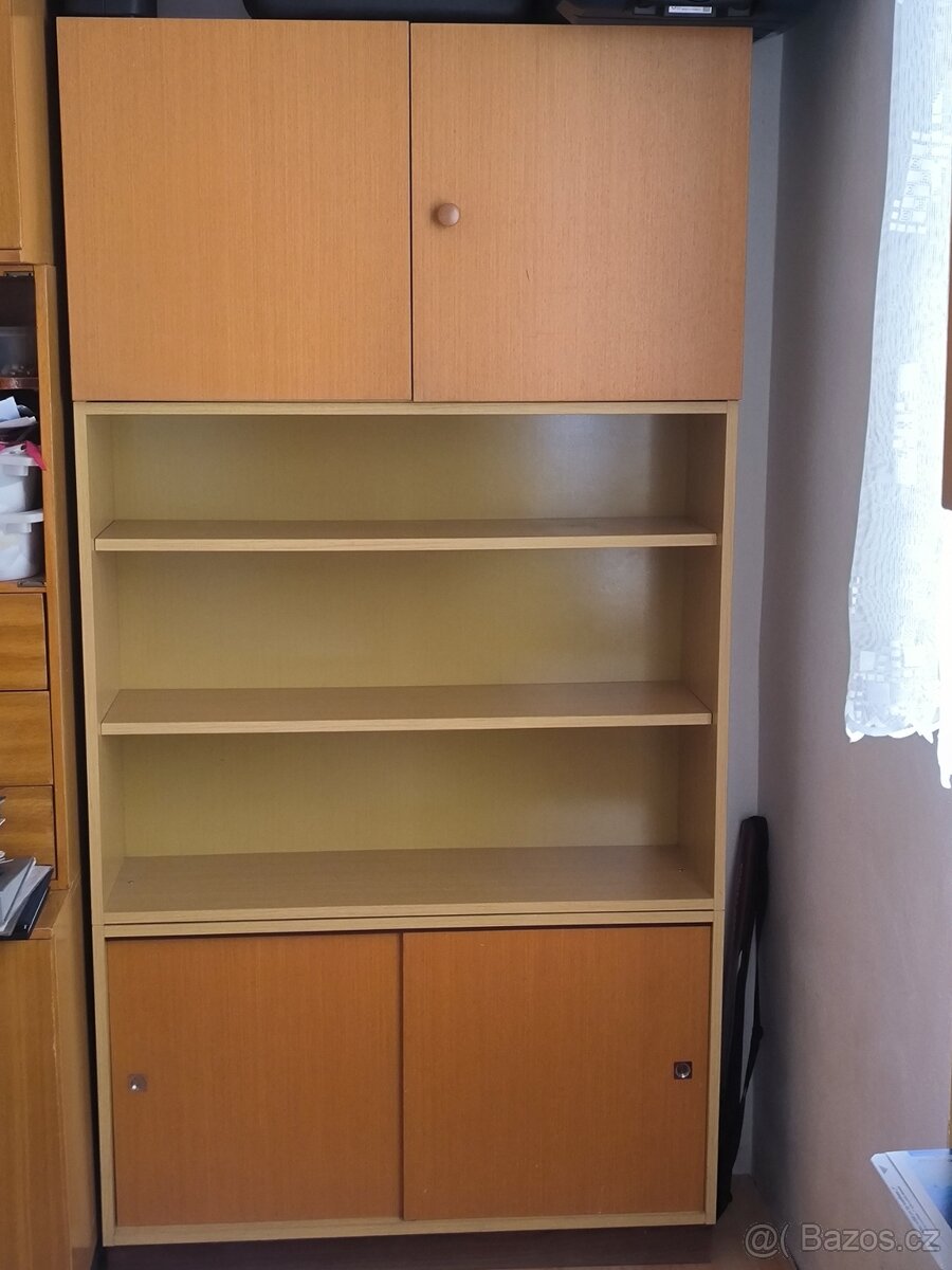 Retro knihovna s nástavcem
