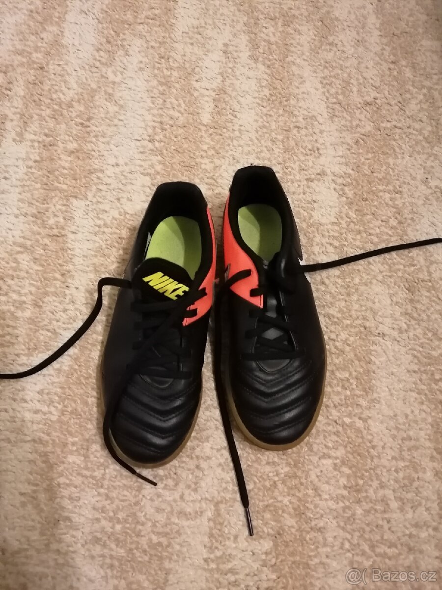 Tenisky Nike vel.34