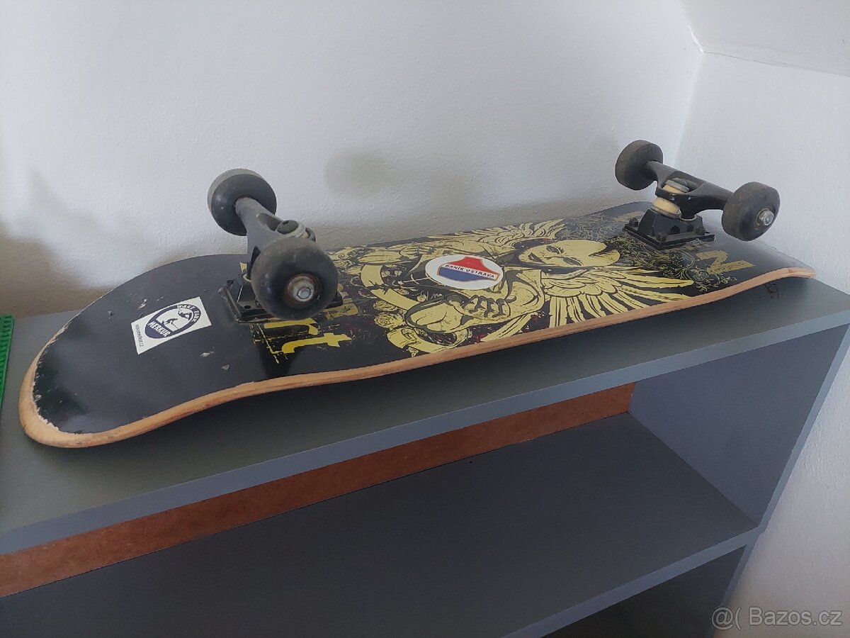 Skateboard