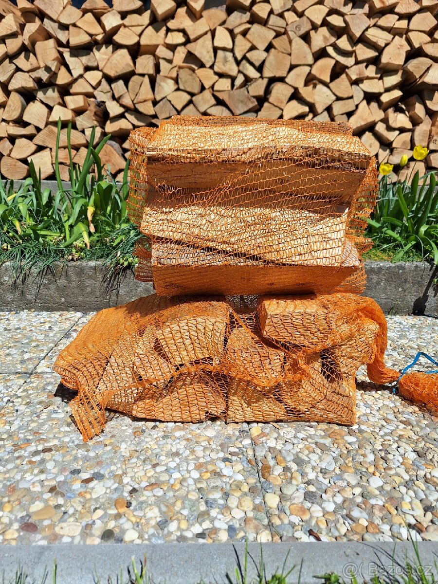 Palivové dřevo v pytli 10kg - tvrdé dřevo BUK, suché.