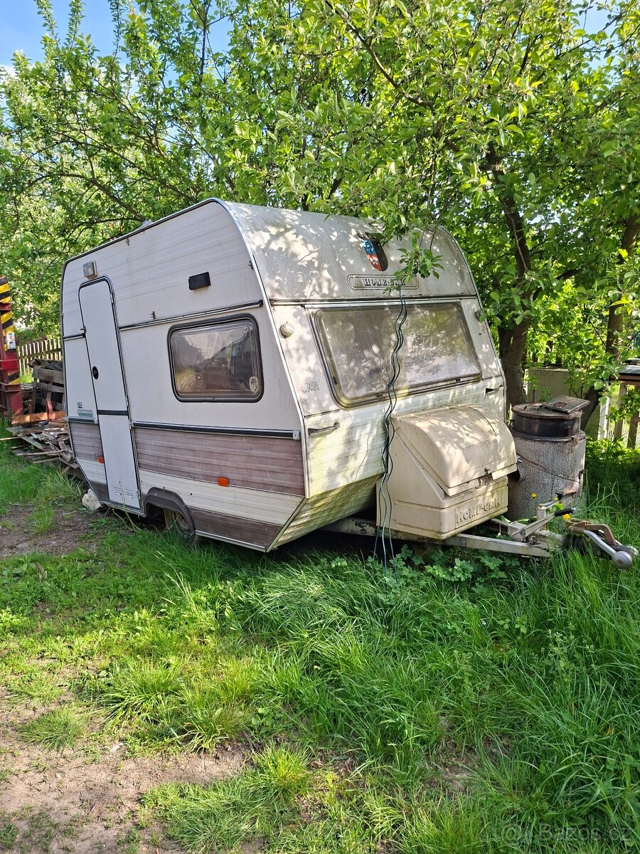Karavan na pevné stání bez tp