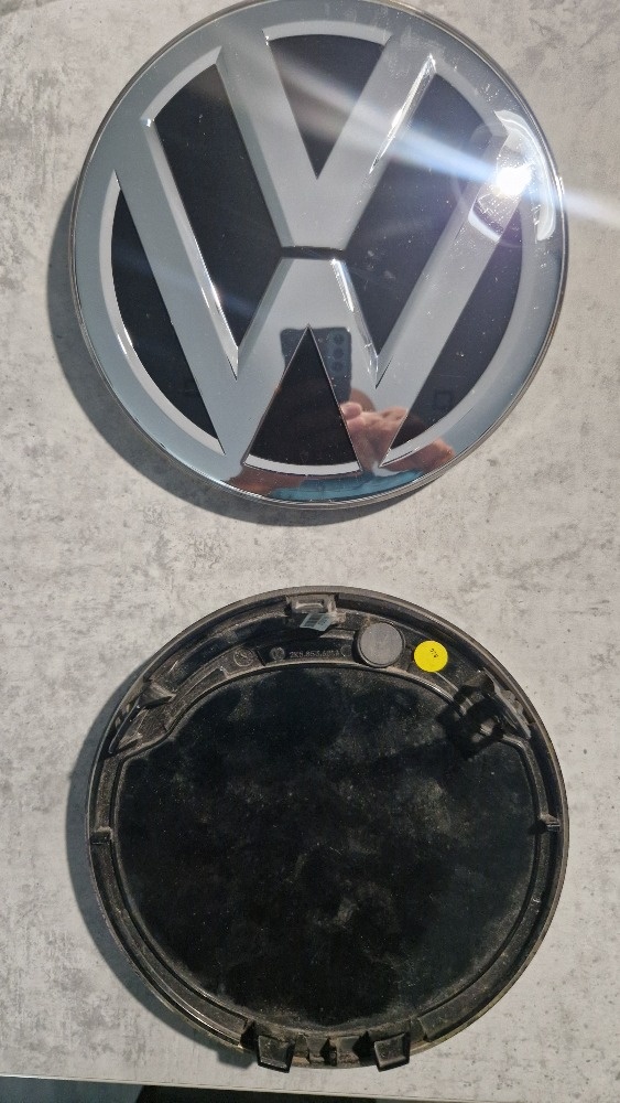 VW znaky pro radar i bez radaru druhy př i zadní 2K5853601A