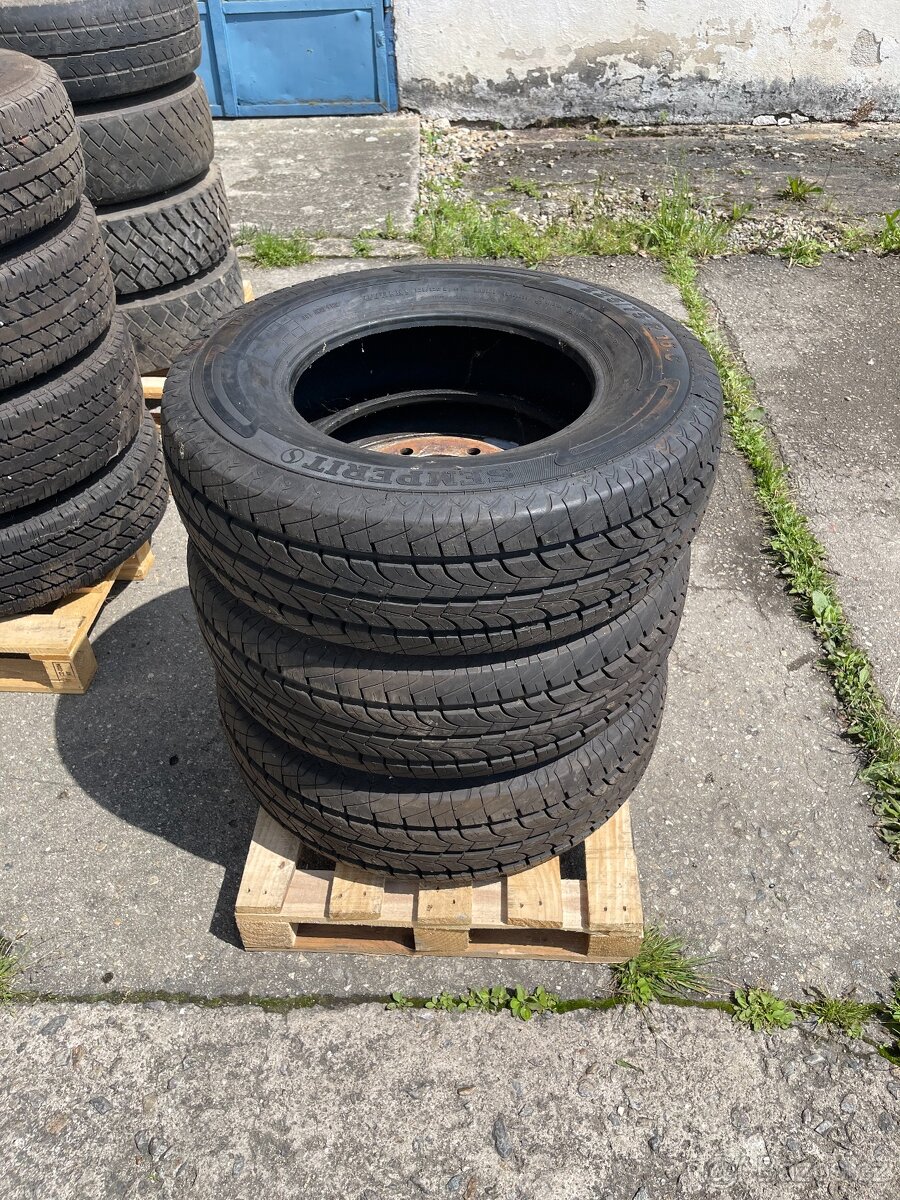 Pneumatiky a disky 225/75R16