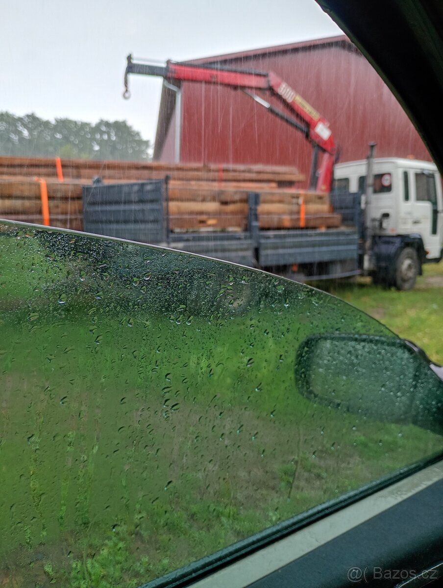 Staré trámy staré dřevo