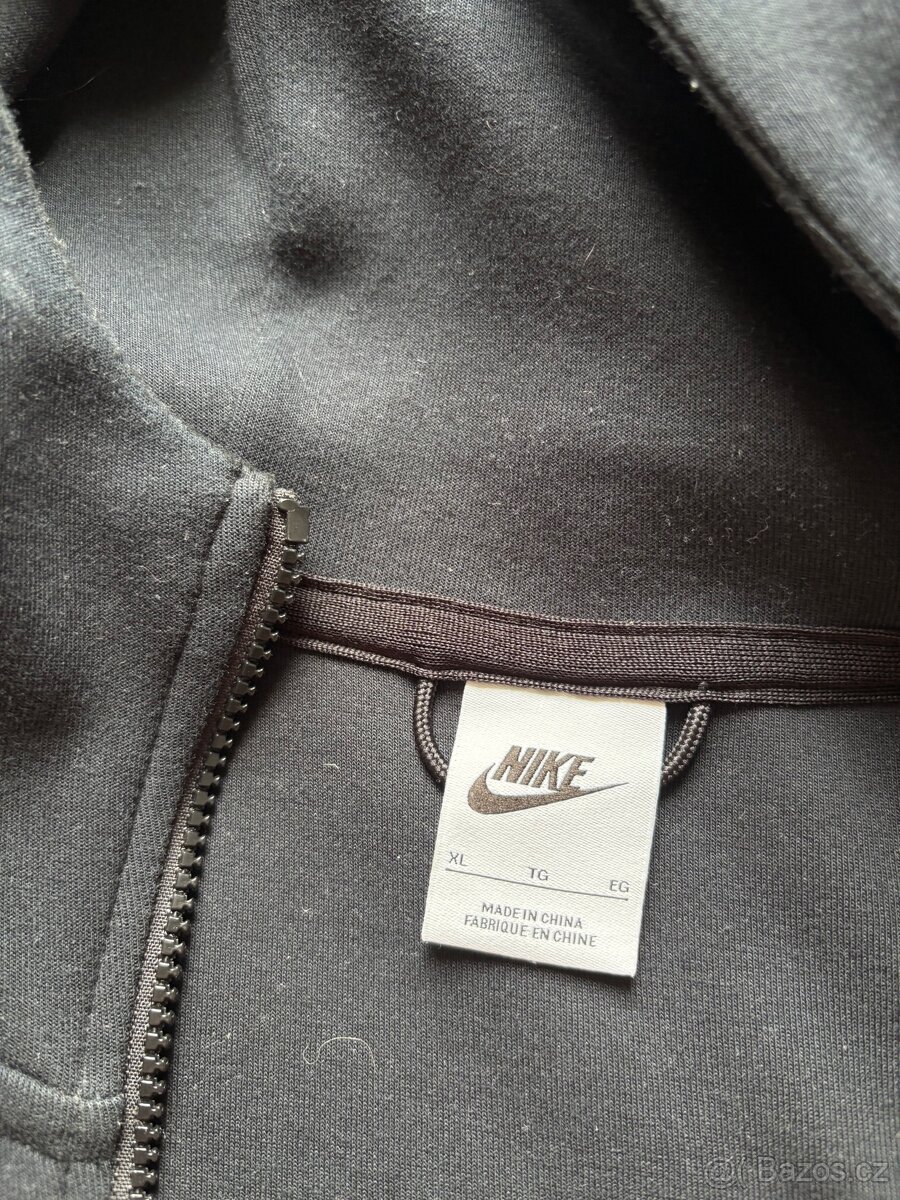 Nike tech fleece XL