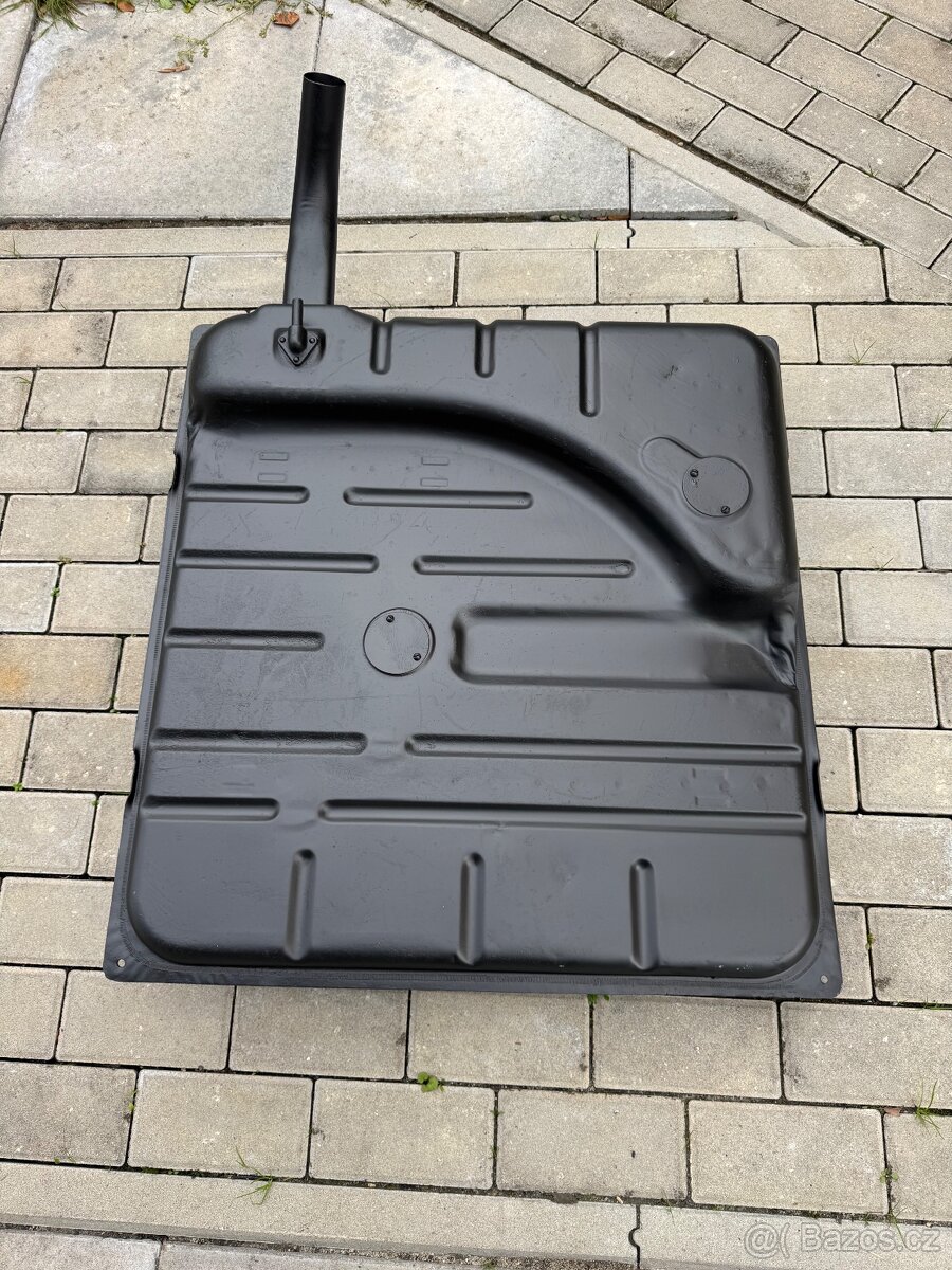 Volha Gaz 22 ne Gaz 21 palivová nádrž nový