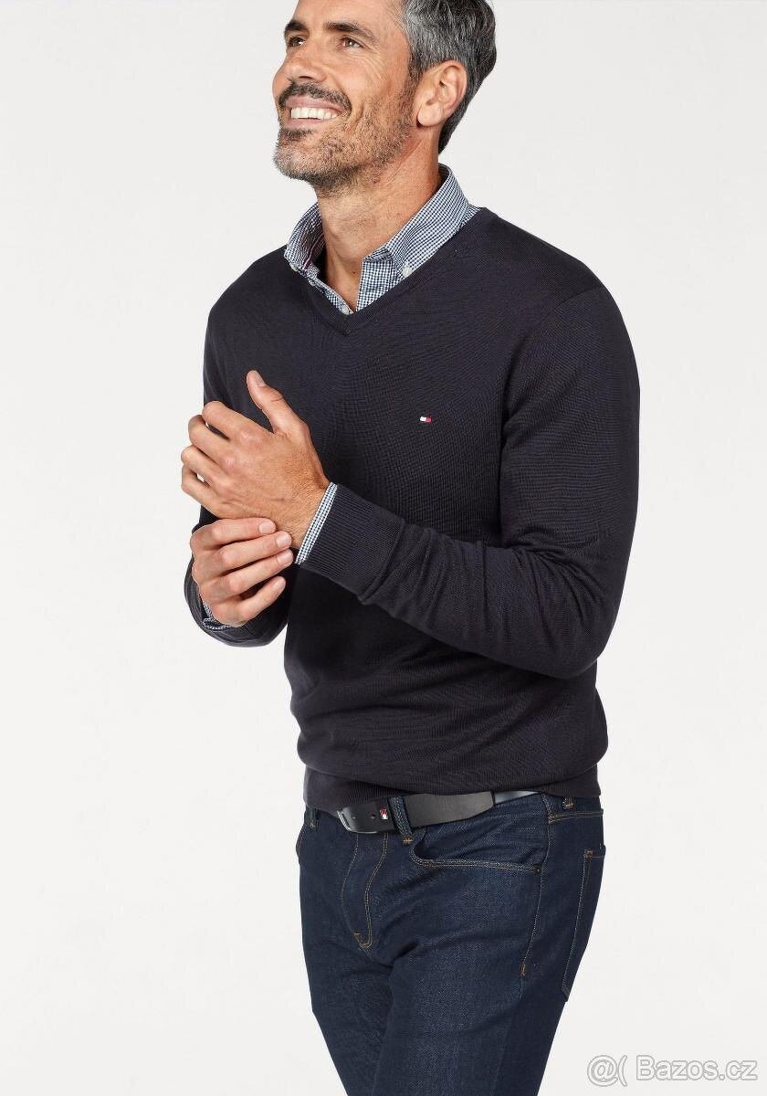 TOMMY HILFIGER PÁNSKÝ NAVY SLIM V NECK SVETR L 🤩💪🏽