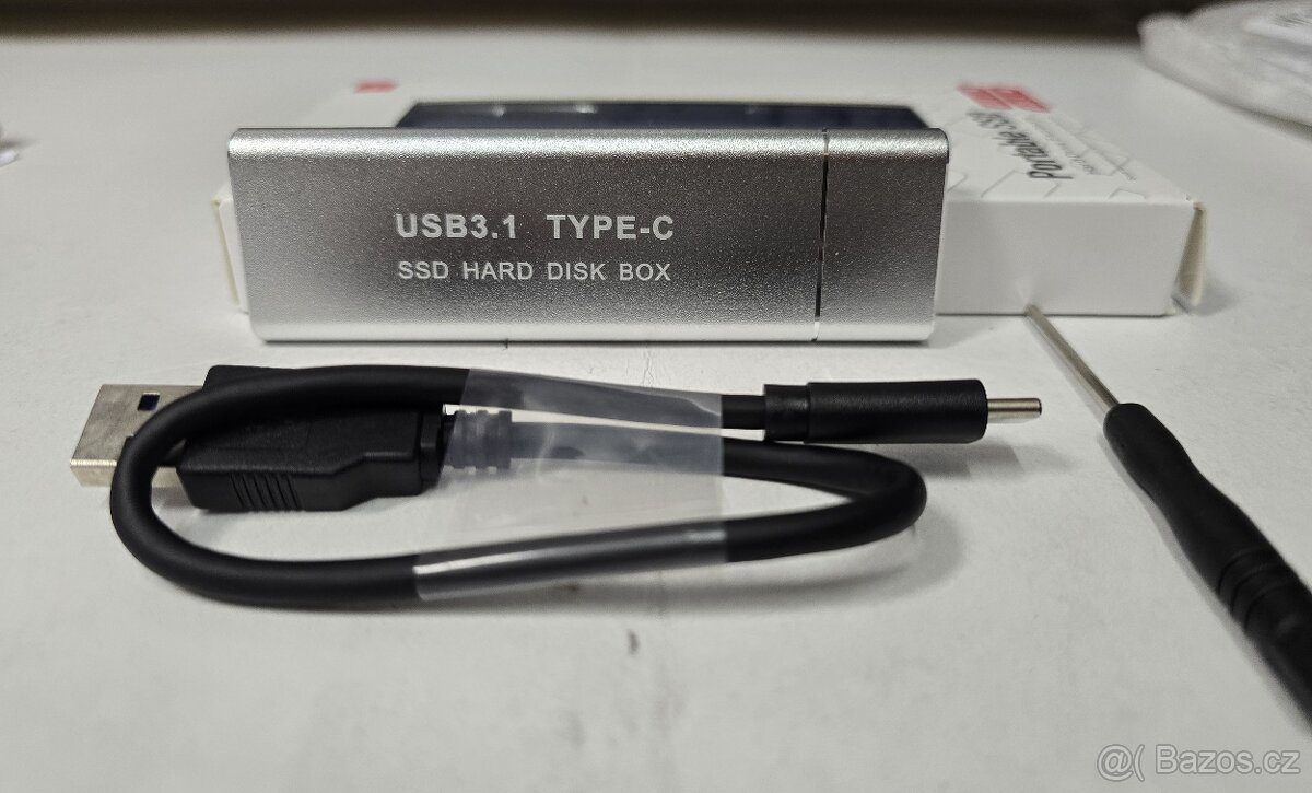 USB adaptér pro M.2 NVME SSD šedý nový