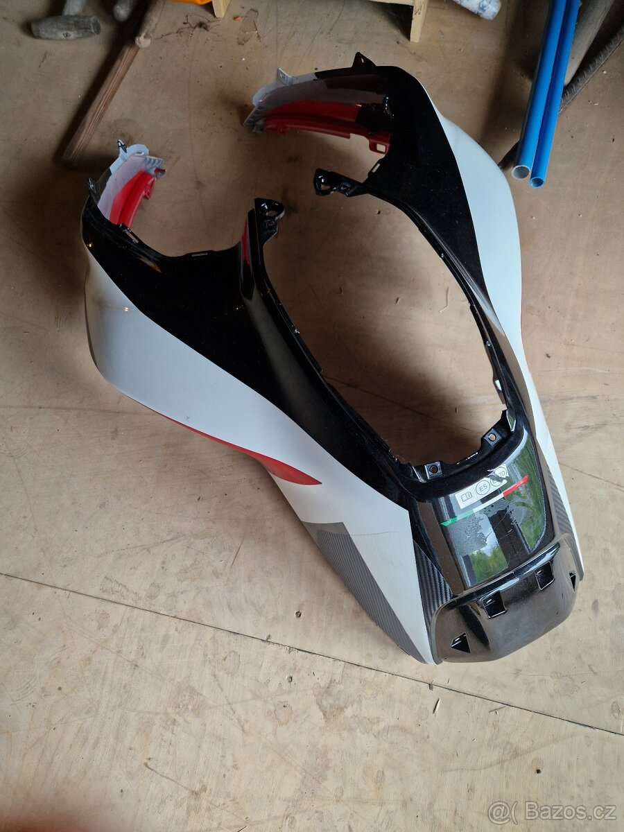 Kapota multistrada v4