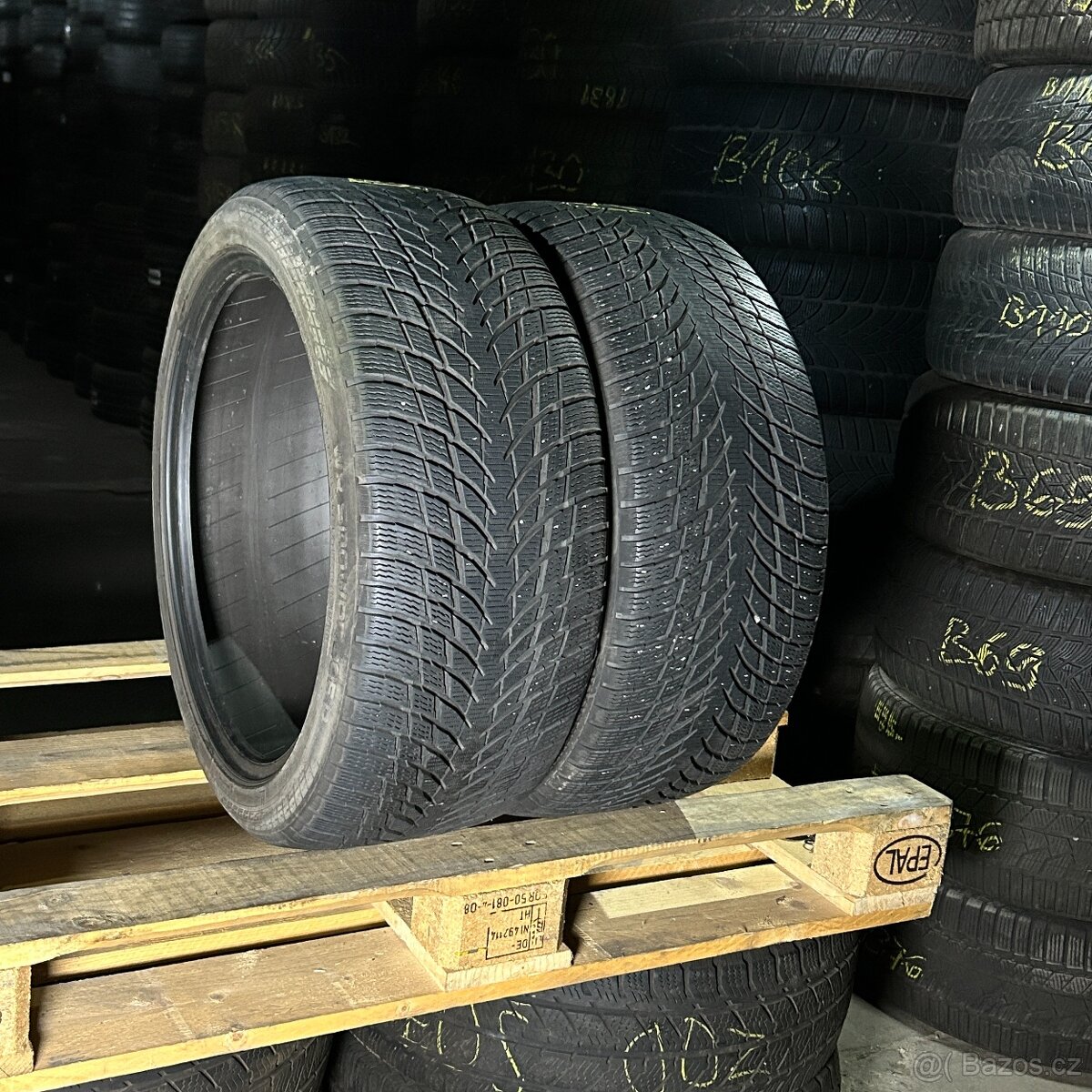 Zimní pneu 245/40 R19 98V Nokian 6,5mm