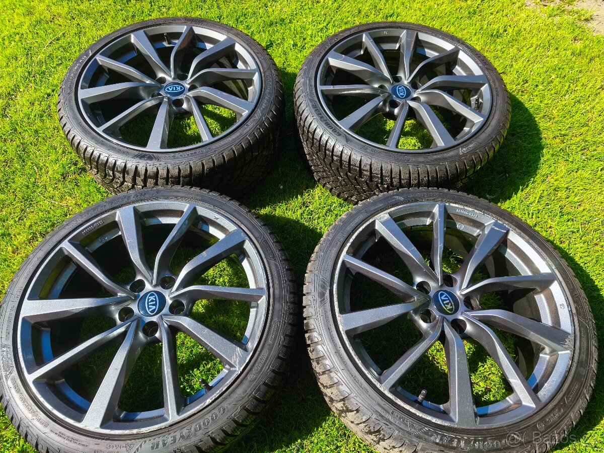 Dvourozměrná zimní sada KIA Stinger r19 5x114,3 9mm
