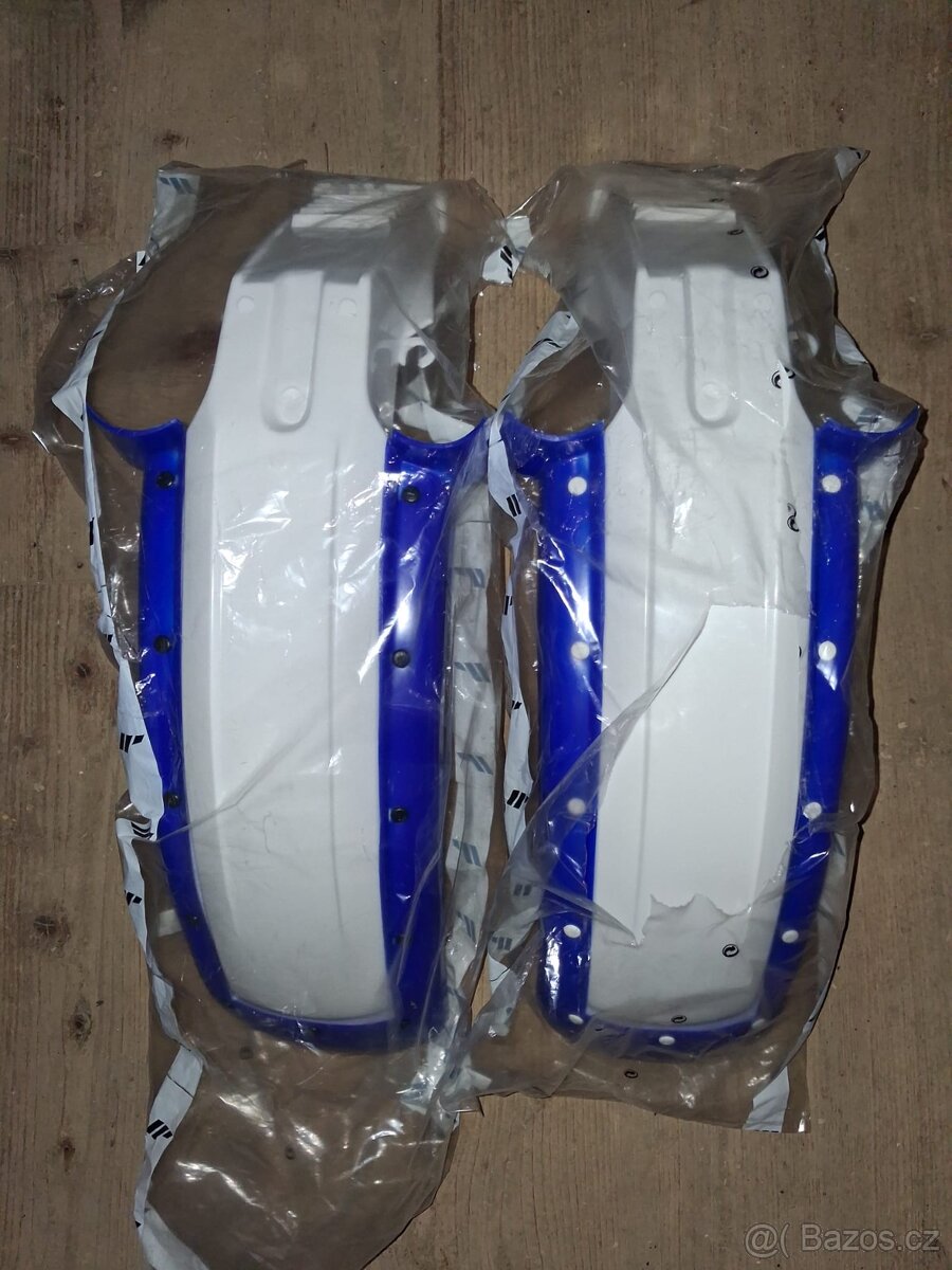 Jawa 350/640 Tramp přední blatník uloženka