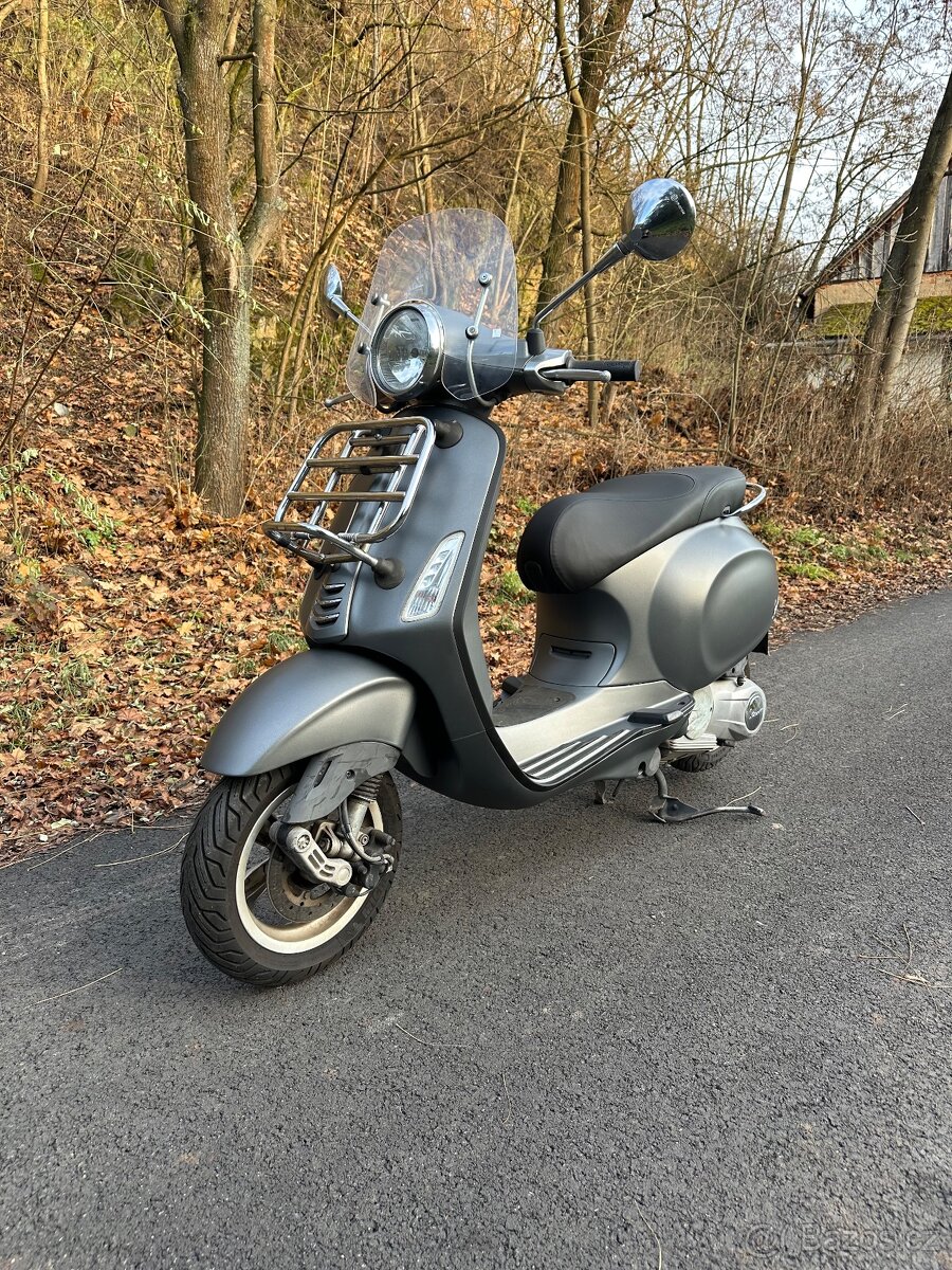 Vespa primavera 125