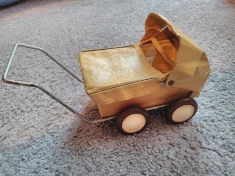 Koupím mini malý kočárek starý retro pro panenky