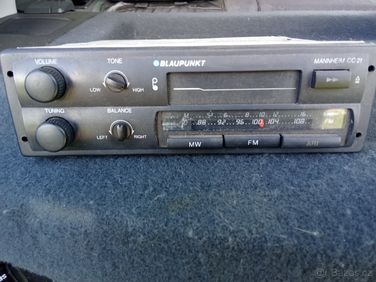 Autorádio Blaupunkt z VW Passat B2