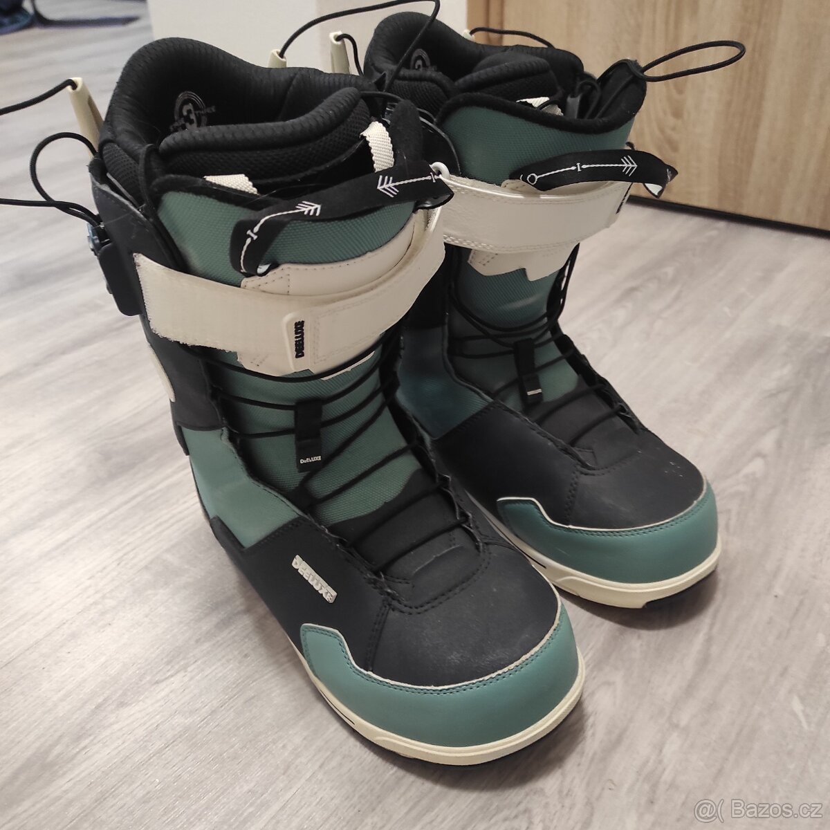 Prodám snowboardové boty.
