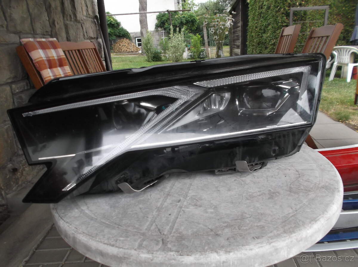 ŠKODA OCTAVA 4 SVĚTLA A RÁMEČEK + MASKA