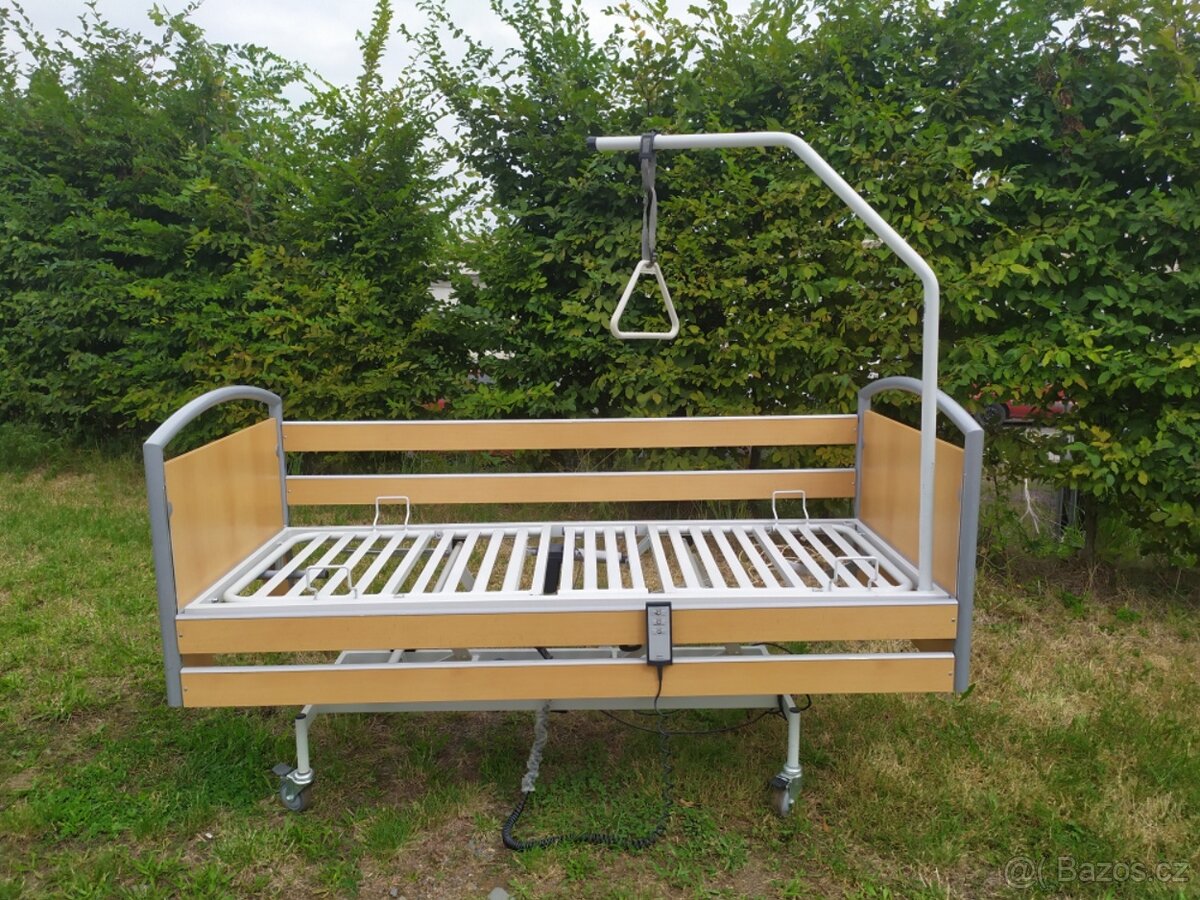 Elektricky polohovatelná postel