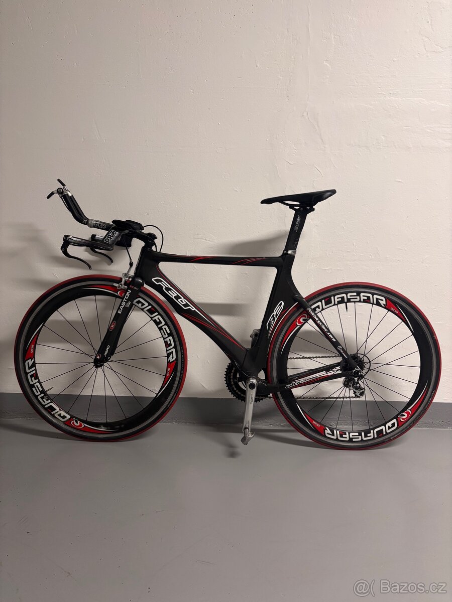 Full carbon triatlonové TT kolo Felt B2