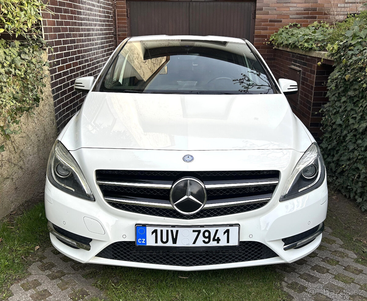 Mercedes - Benz B 180, Edition Black & White, atraktivní vůz