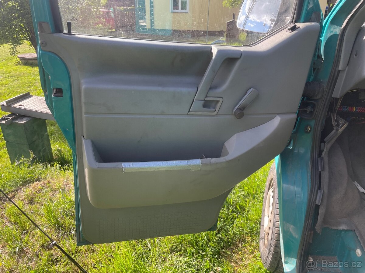 VW T4 multivan predni tapce tapecirunk do dveri s kapsama