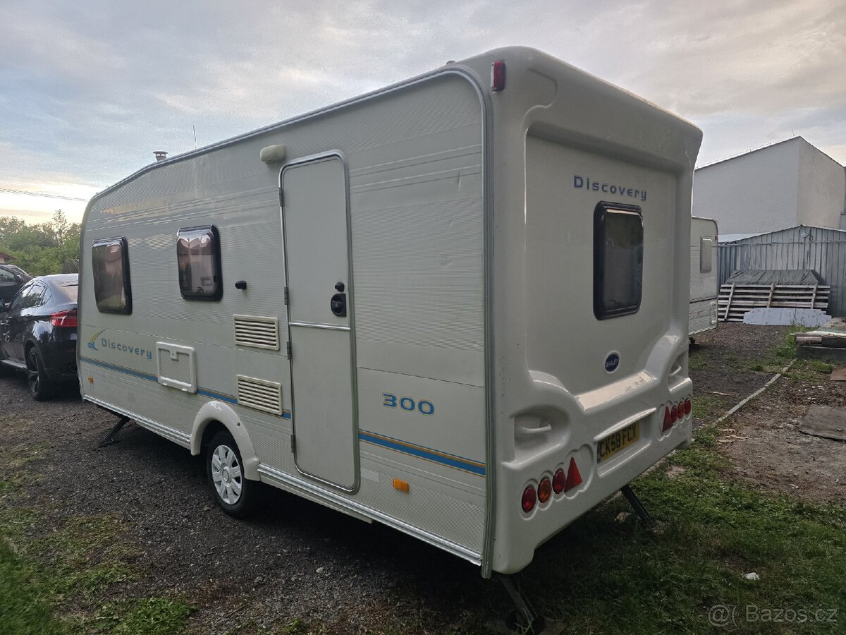 Karavan Bailey Discovery pro 4/5 osob r.v.2004