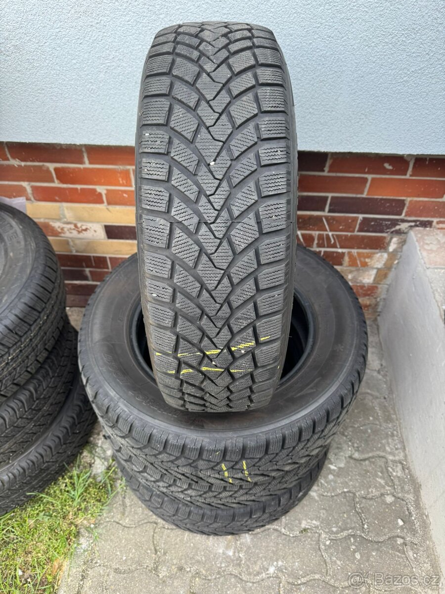 225/65R17
