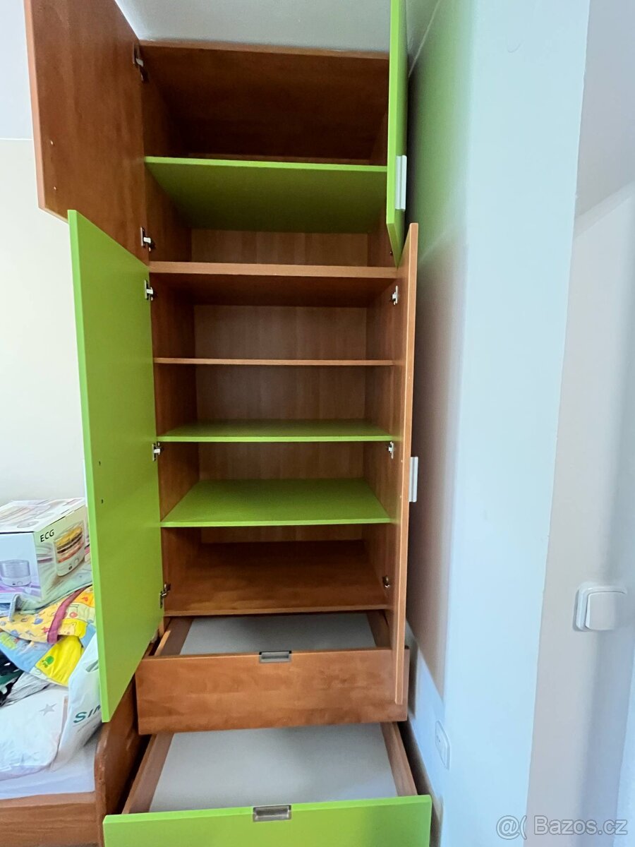 Šatní skříň