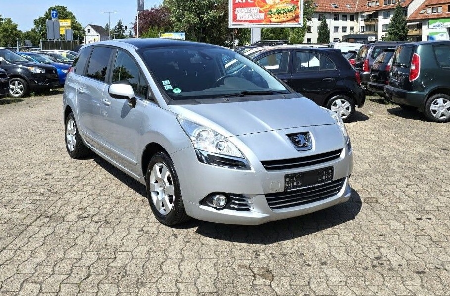 Peugeot 5008 1,6i Family benzín 115kw