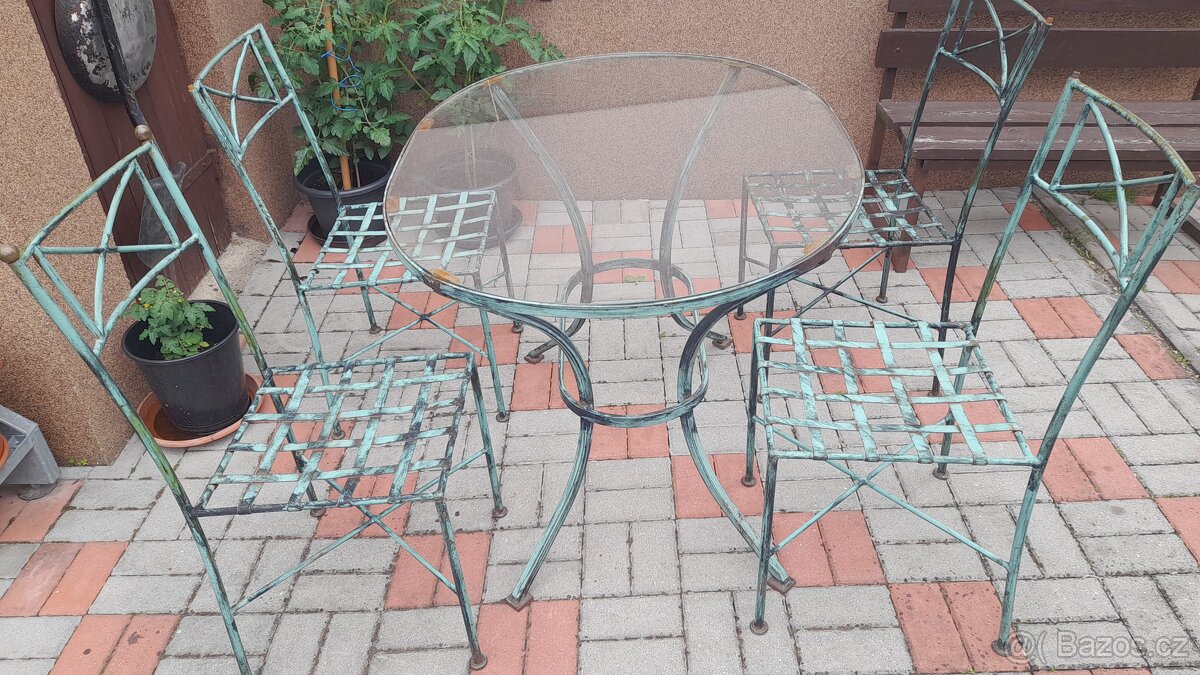 Prodám ručně dělaný set.