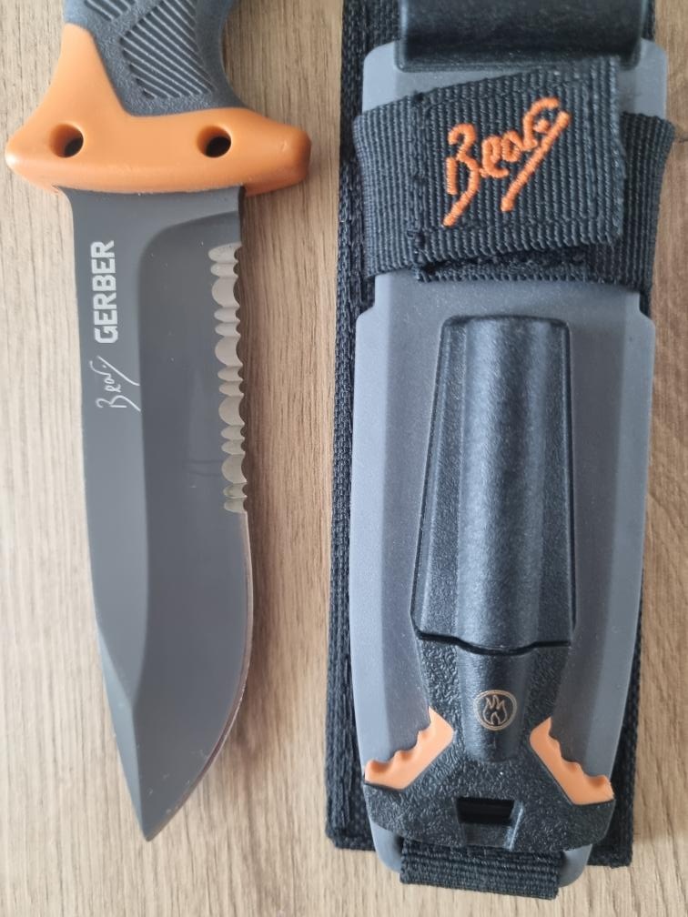 Nůž GERBER nový