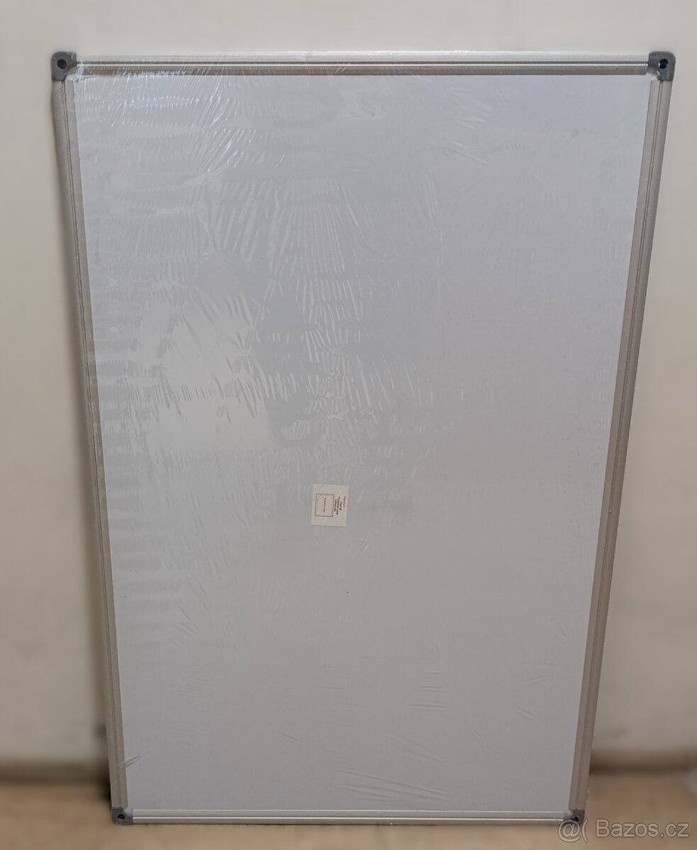 Magnetická tabule 90 x 60cm