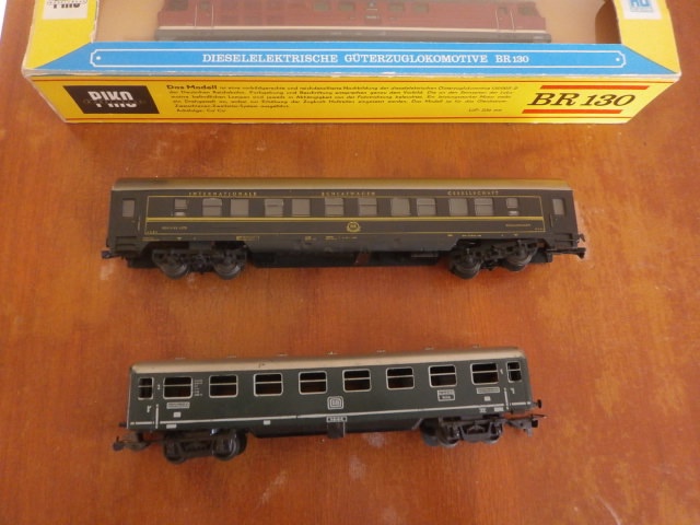 Prodám lokomotivu a vagonky na HO