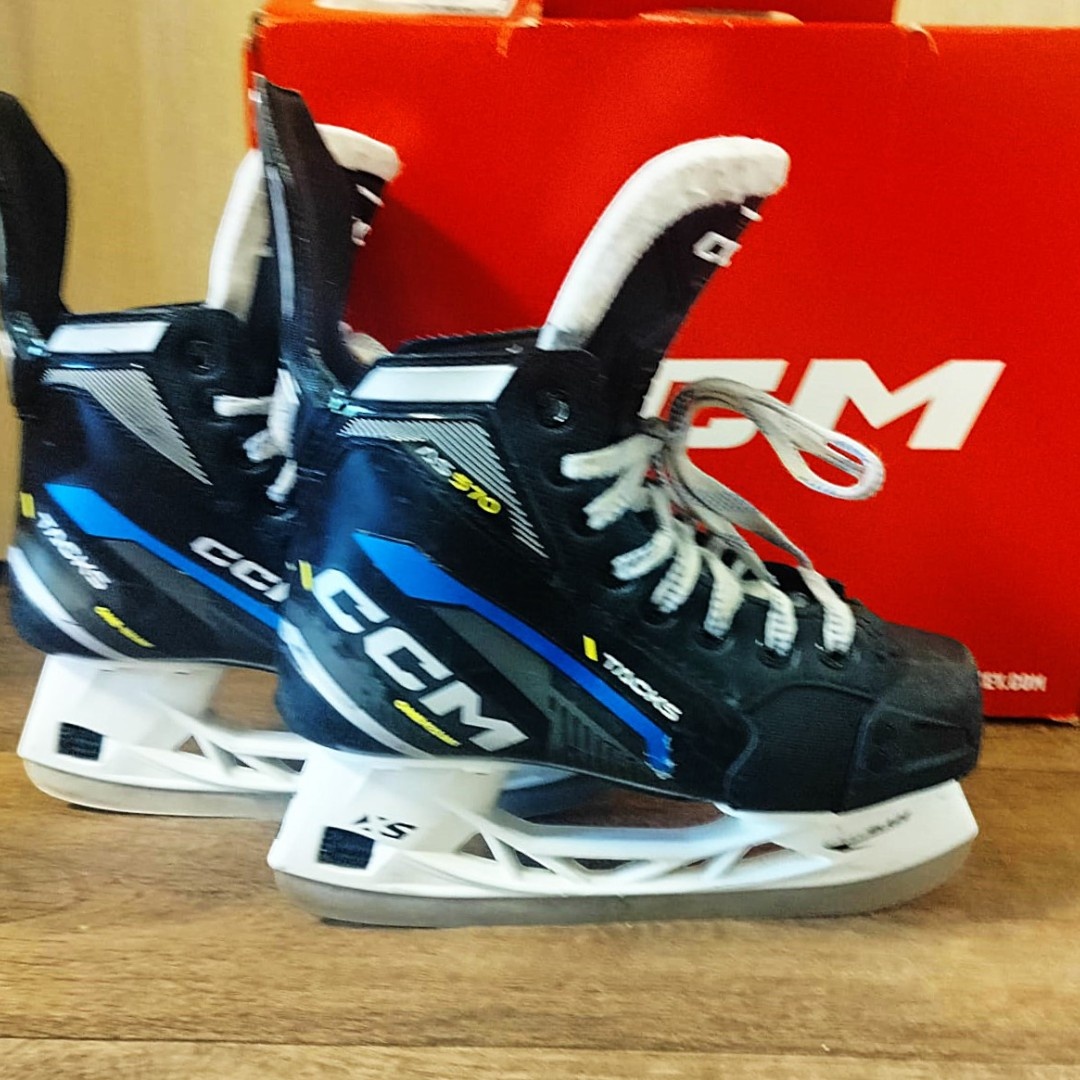 Hokejové brusle CCM AS-570,JUNIOR 35,5, velmi málo používané