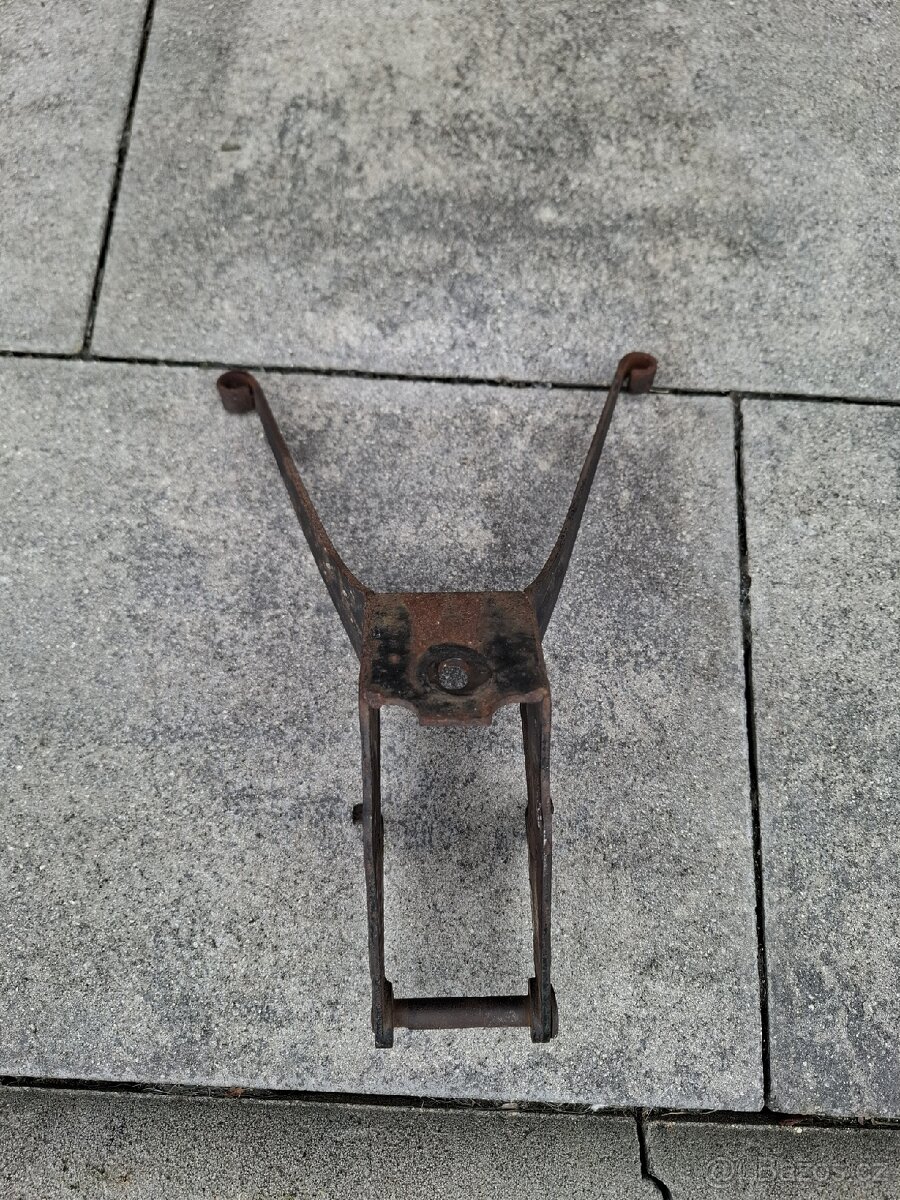 Sedlo ČZ 150C, Pérák 250