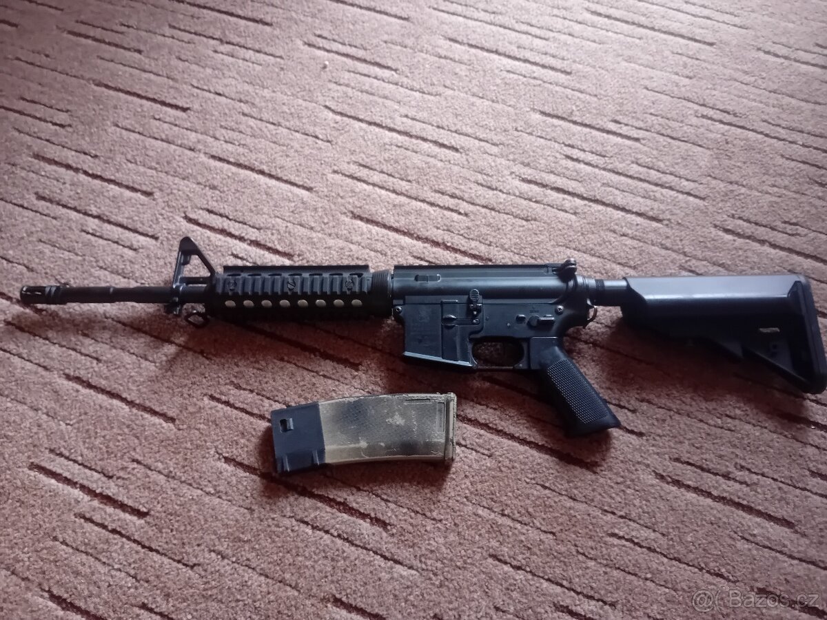 Airsoft elektrická m4